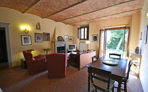 Villa Santa Maria: Pièce, Propriété, Bâtiment, Meubles, Design Intérieur, Sol, Maison, Immobilier, Plafond, Salon
