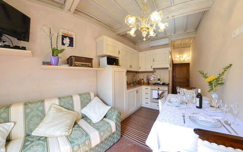 Appartamento Il Teatro: Propriété, Pièce, Meubles, Bâtiment, Design Intérieur, Chambre, Immobilier, Maison, Table, Plafond