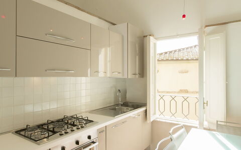 Appartamento Imperiale: Pièce, Propriété, Blanc, Cuisine, Meubles, Comptoir, Design Intérieur, Cabinetry, Bâtiment, Sol