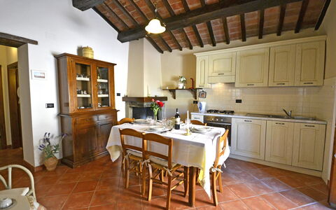 Casa i Pini: Pièce, Bâtiment, Propriété, Meubles, Cuisine, Design Intérieur, Plafond, Maison, Sol, Cabinetry