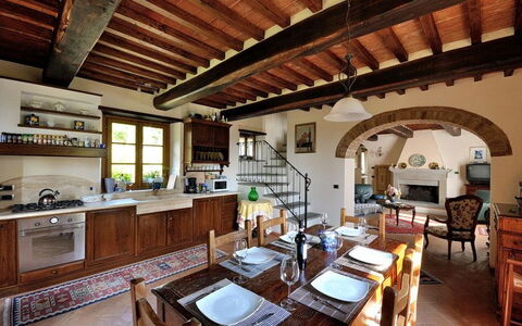 Villa Rosmarino: Propriété, Bâtiment, Pièce, Design Intérieur, Maison, Immobilier, Meubles, Plafond, Domicile, Faisceau