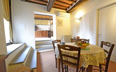 Appartamento Passerini: Pièce, Propriété, Bâtiment, Salle À Manger, Meubles, Design Intérieur, Plafond, Maison, Table, Immobilier