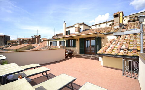 Terrazza Cortonese: Propriété, Bâtiment, Toit, Maison, Immobilier, Domicile, Appartement, Zone Résidentielle, Pièce, Ciel