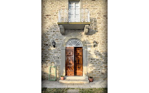 Villa Il Palazzo: Fenêtre, Bois, Rectangle, Art, Mur, Brique, Façade, Bâtiment, Cambre, Mur De Pierre