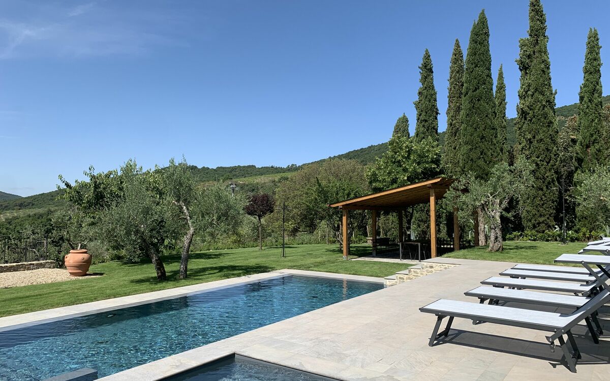 Garden and swimming pool