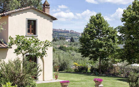 Villa San Pietro: Propriété, Maison, Domicile, Immobilier, Bâtiment, Zone Résidentielle, Biens, Arbre, Jardin, Chalet