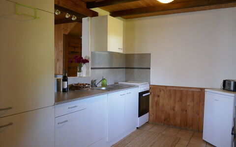 Baita Ficc: Pièce, Propriété, Cuisine, Meubles, Cabinetry, Bâtiment, Comptoir, Sol, Maison, Design Intérieur
