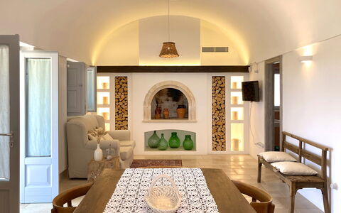Trullo Oak: Meubles, Propriété, Table, Chaise, Salon, Bois, Décoration, Design Intérieur, Architecture, Sol