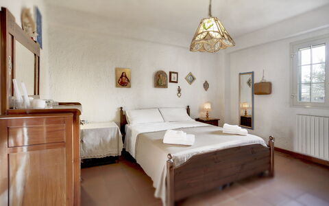 Villa Palma: Chambre, Meubles, Lit, Pièce, Drap De Lit, Propriété, Design Intérieur, Cadre De Lit, Sol, Literie