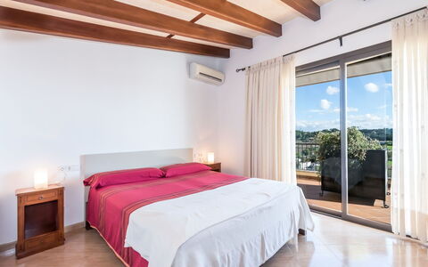 Ses Vistes: Chambre, Lit, Meubles, Pièce, Propriété, Plafond, Bâtiment, Drap De Lit, Design Intérieur, Cadre De Lit