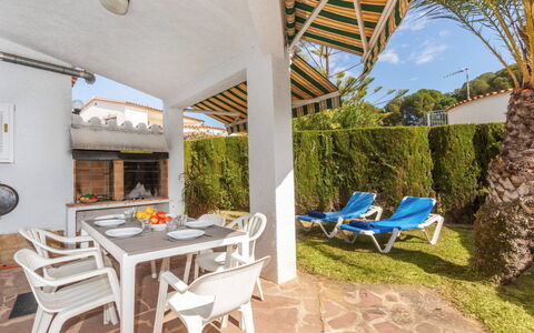 Villa Nena: Mobilier De Jardin, Piscine, Loisir, Ombre, Recours, Chaise, Arrière-Cour, Eco Hôtel, Tuile, Plante D'Appartement