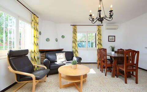 Carlos: Pièce, Propriété, Design Intérieur, Meubles, Vert, Jaune, Salon, Bâtiment, Maison, Immobilier