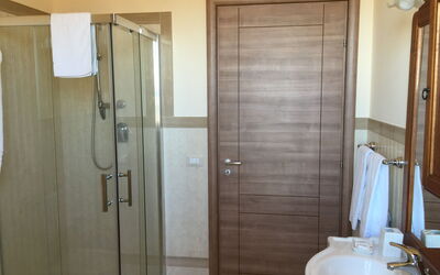 etna-view-holiday-house-3-trecastagni-catania-multiproprieta-bathroom