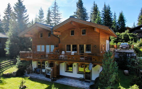 Hochkrimml: Plante, Nuage, Ciel, Fenêtre, Arbre, Bâtiment, Mélèze, Maison, Chalet, Bois