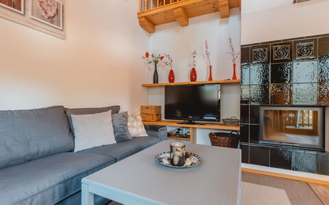 Hochkrimml: Propriété, Canapé, Meubles, Table, Cadre, Salon, Design Intérieur, Éclairage, Bois, Confort