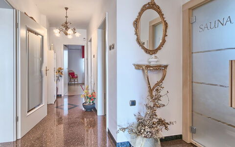 Mirjana: Blanc, Propriété, Pièce, Bleu, Design Intérieur, Éclairage, Sol, Mur, Bâtiment, Maison