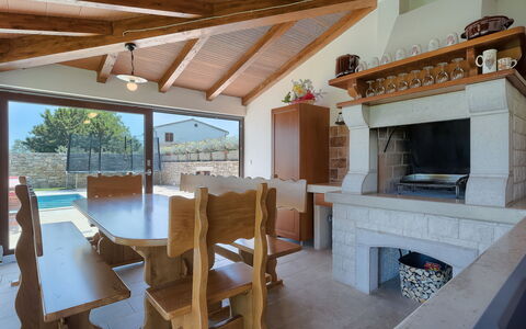 Mirjana: Propriété, Bois, Design Intérieur, Chaise, Éclairage, Salon, Bâtiment, Sol, Sol, Ombre