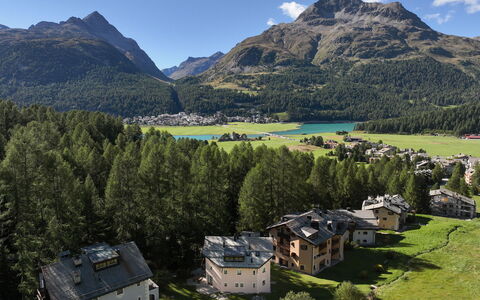 Chesa Cresta: Montagnes Relief, Montagne, La Nature, Paysage Naturel, Chaîne De Montagnes, Colline, Montagnes, Vallée, Paysage, Station De Montagne