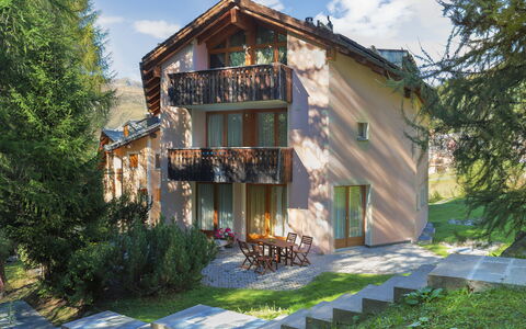 Chesa Cresta: Maison, Domicile, Chalet, Chaîne De Montagnes, Balcon, Alpes, Village De Montagne, Ferme, Villa