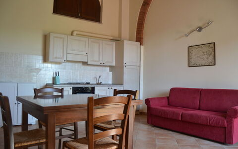 Borgo Casa Di Lappi: Pièce, Meubles, Propriété, Design Intérieur, Bâtiment, Salon, Table, Maison, Sol, Architecture