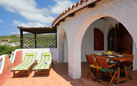Isola Rossa 700: Propriété, Pièce, Bâtiment, Maison, Immobilier, Biens, Meubles, Hacienda, Villa, Domicile