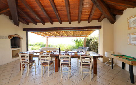 Iris: Propriété, Pièce, Bâtiment, Maison, Meubles, Table, Sol, Immobilier, Salle À Manger, Design Intérieur