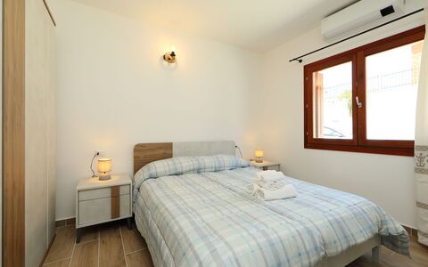 Panorama 2: Chambre, Lit, Pièce, Meubles, Propriété, Drap De Lit, Sol, Literie, Cadre De Lit, Design Intérieur
