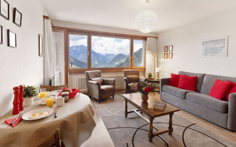 Bruyères A32: Meubles, Design Intérieur, Pièce, Plafond, Chaîne De Montagnes, Cadre, Salon, Appartement, Chaise, Canapé