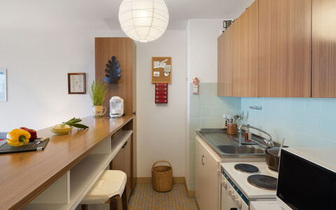 Bruyères A32: Design Intérieur, Meubles, Sol, Bois, Comptoir, Plafond, Sol, Luminaire, Cuisine, Pièce