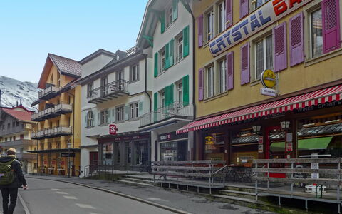 Wengen 66: Ville, Quartier, Bâtiment, Usage Mixte, Rue, Établissements Humains, Architecture, Ville, Zone Urbaine, Centre Ville