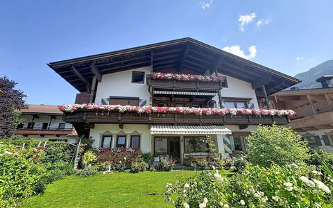 Aschau im Zillertal 485: Maison, Domicile, Jardin, Chalet, Biens, Cour, Balcon, Aménagement Paysager, Hacienda, Villa