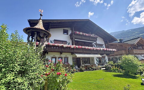 Aschau im Zillertal 485: Maison, Domicile, Chalet, Hacienda, Jardin, Biens, Cour, Balcon, Village