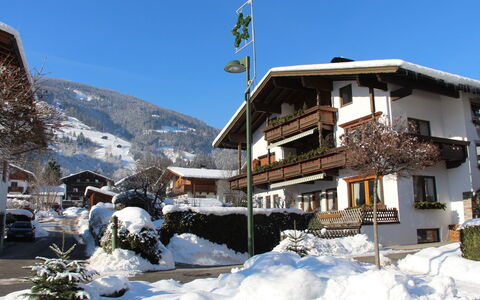 Aschau im Zillertal 485: Neige, L'Hiver, Propriété, Montagne, Village De Montagne, Station De Montagne, Ville, Chaîne De Montagnes, Maison, Station De Ski