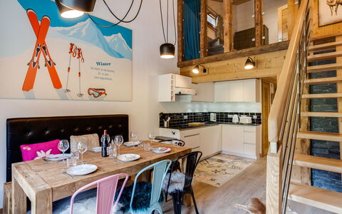 Tignes 392: Pièce, Propriété, Design Intérieur, Bâtiment, Meubles, Maison, Grenier, Table, Domicile, Salle À Manger