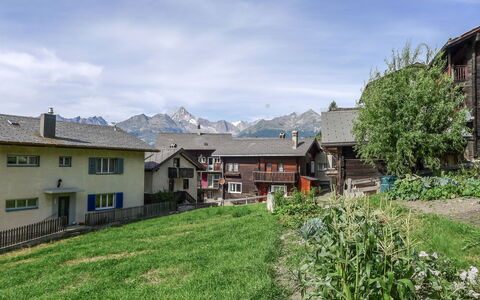 Marilyn: Propriété, Zone Résidentielle, Paysage Naturel, Ville, Immobilier, Maison, Domicile, Établissements Humains, Herbe, Quartier