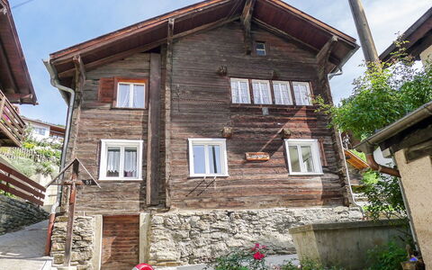 Marilyn: Propriété, Maison, Bâtiment, Quartier, Ville, Domicile, Immobilier, Mur, Chalet, Architecture