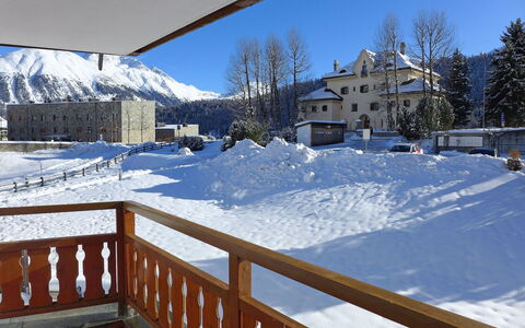 Chesa Fuolla Verda A8: Neige, L'Hiver, Propriété, Ciel, Domicile, Gelé, Montagne, Maison, La Glace, Toit