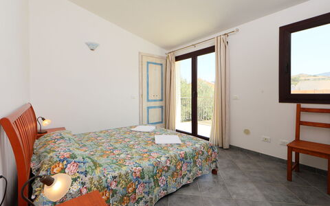Avocado: Meubles, Bâtiment, Propriété, Confort, Bois, Textile, Design Intérieur, Sol, Porte