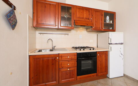 Avocado: Marron, Cabinetry, Évier, Evier, Comptoir, Meubles, Propriété, Robinet, Bâtiment, Bois