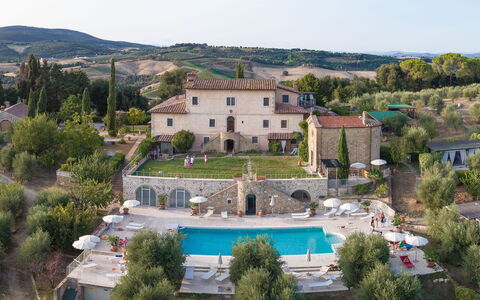 Charming Estate Decimo Dini