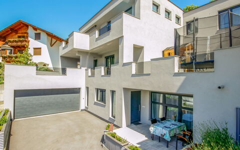 Isiliving: Ciel, Plante, Bâtiment, Fenêtre, Lot Terre, Design Intérieur, Design Urbain, Condominium, Maison, Zone Résidentielle