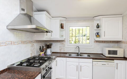 Origami: Cabinetry, Evier, Comptoir, Évier, Propriété, Bâtiment, Robinet, Cuisinière, Cuisine, Bois