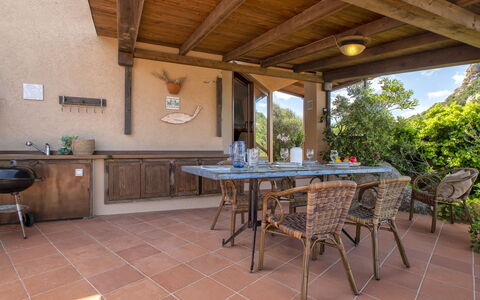 Il Muto: Table, Meubles, Bois, Bâtiment, Design Intérieur, Chaise, Mobilier De Jardin, Arbre, Cabinetry, Tableau De Plein Air