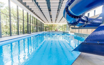 Maastricht 150: Piscine, Centre De Loisirs, Bleu, Propriété, Loisir, Architecture, Bâtiment, Bleu Azur, L'Eau, Immobilier