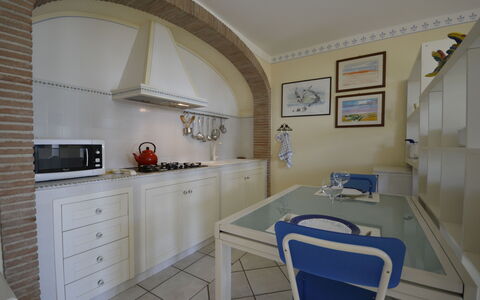 Casale Valentina: Propriété, Pièce, Meubles, Bâtiment, Maison, Architecture, Design Intérieur, Sol, Immobilier, Cuisine