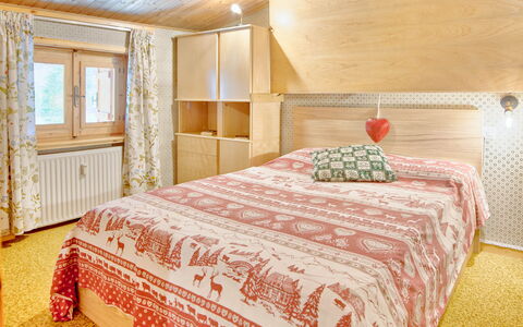 The Twins Apartment - Champoluc: Chambre, Lit, Pièce, Meubles, Drap De Lit, Propriété, Cadre De Lit, Literie, Design Intérieur, Matelas