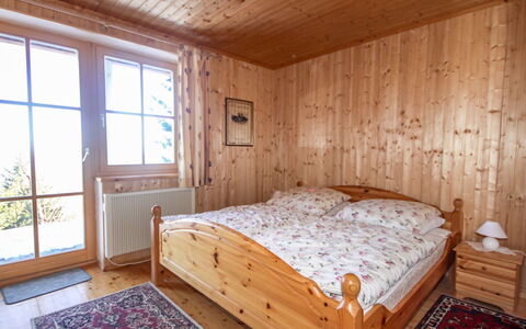 Willegger: Chambre, Lit, Pièce, Meubles, Propriété, Cadre De Lit, Plafond, Bois, Design Intérieur, Tache De Bois