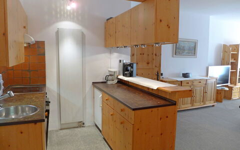 Chesa Cromer: Pièce, Propriété, Meubles, Cabinetry, Bâtiment, Cuisine, Maison, Design Intérieur, Bois, Domicile