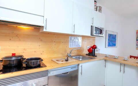 Cap Ras: Propriété, Cuisine, Pièce, Comptoir, Cabinetry, Meubles, Maison, Immobilier, Bâtiment, Design Intérieur