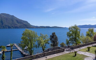 Villa Ceriana 100.3: Nuage, Ciel, L'Eau, Jour, Bleu Azur, Bleu, Arbre, Végétation, Cotiers Et Relief Océaniques, Montagne